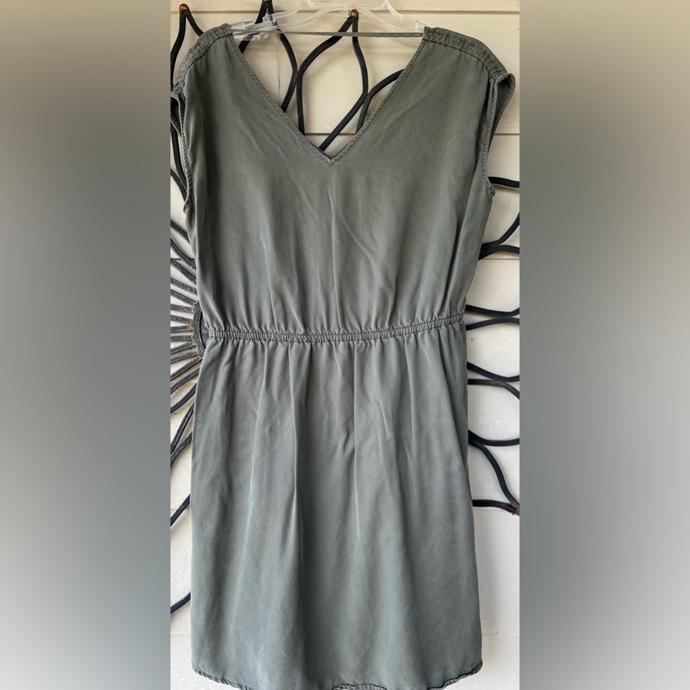 Universal Thread , medium sleeveless dress with pockets, green khaki
